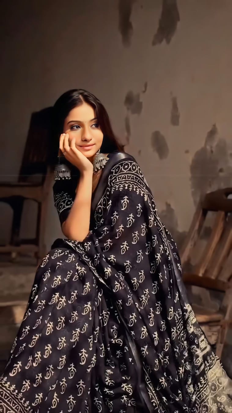 New One Minute Ready To Wear  Pure Soft Linen Silk Black Saree With Running Unstiched Blouse Piece