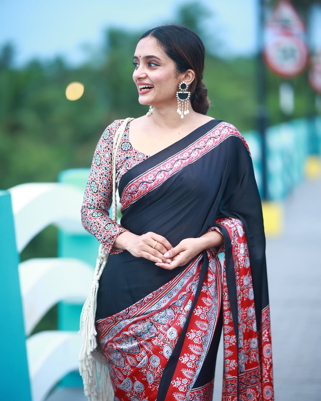 New One Minute Ready To Wear Flower Digital Printed Crape Silk Black-Red Saree