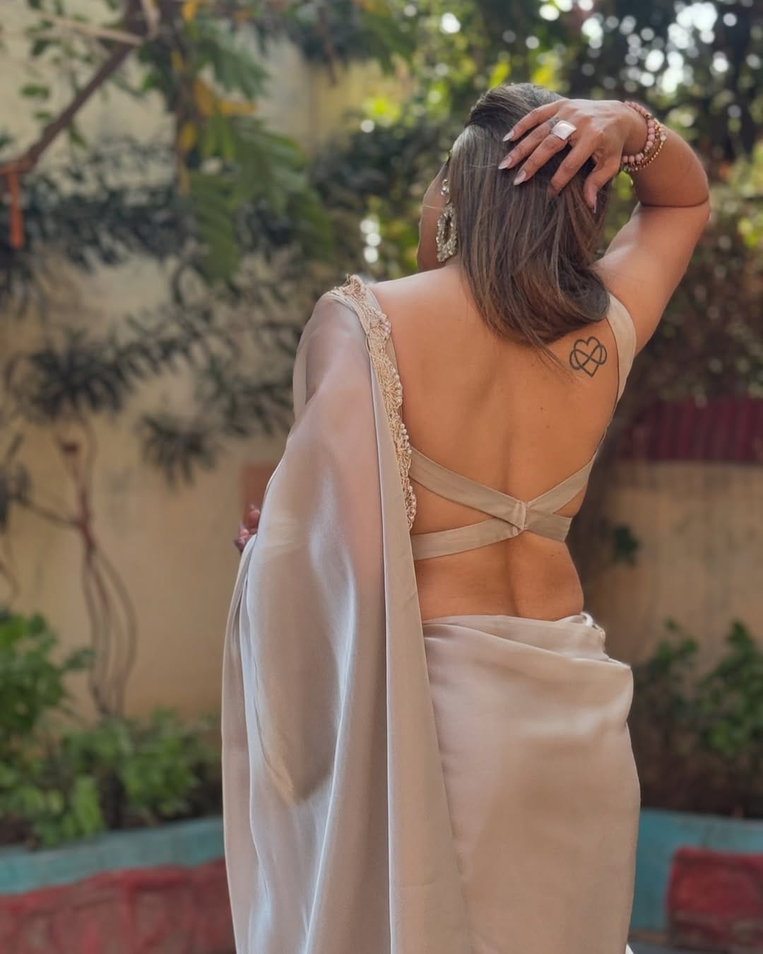 New One Minute Ready To Wear Pure Soft Jimichoo Silk Chocolate Colour Saree With Beautiful Lace Border Along with Same Stiched Blouse