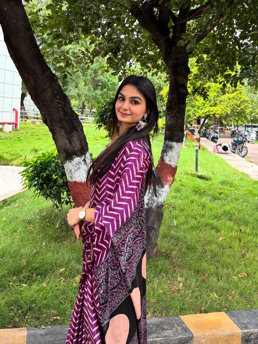 New One Minute Ready To Wear Zigzag Digital Printed Crape Silk Majenta Saree