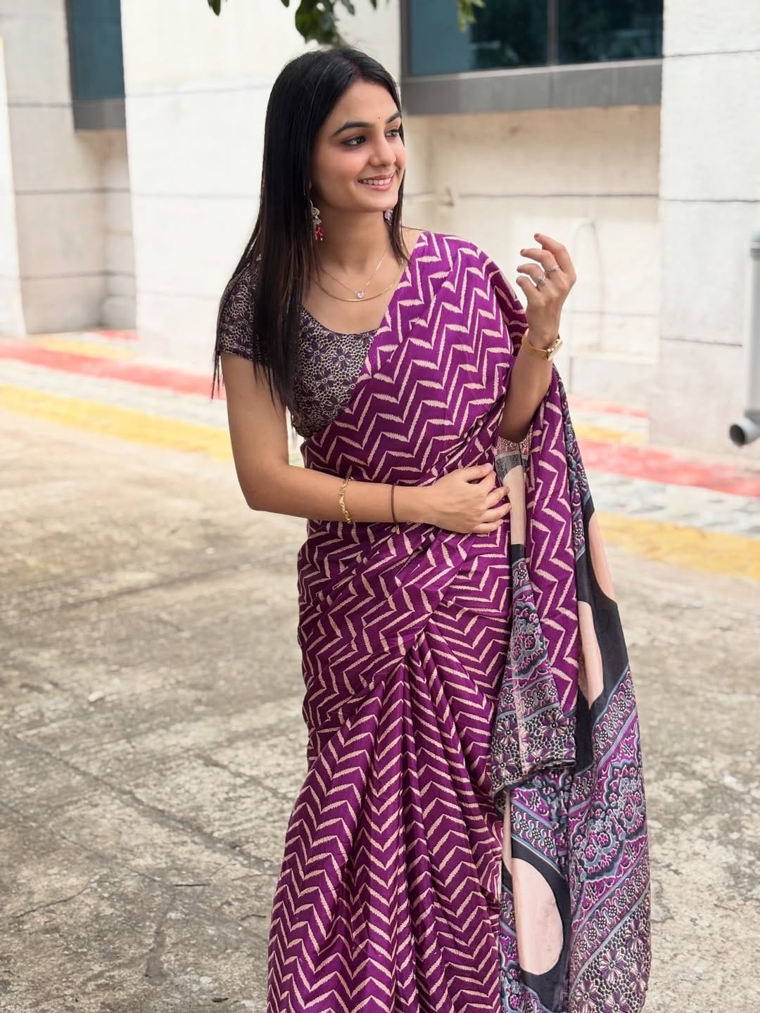 New One Minute Ready To Wear Zigzag Digital Printed Crape Silk Majenta Saree