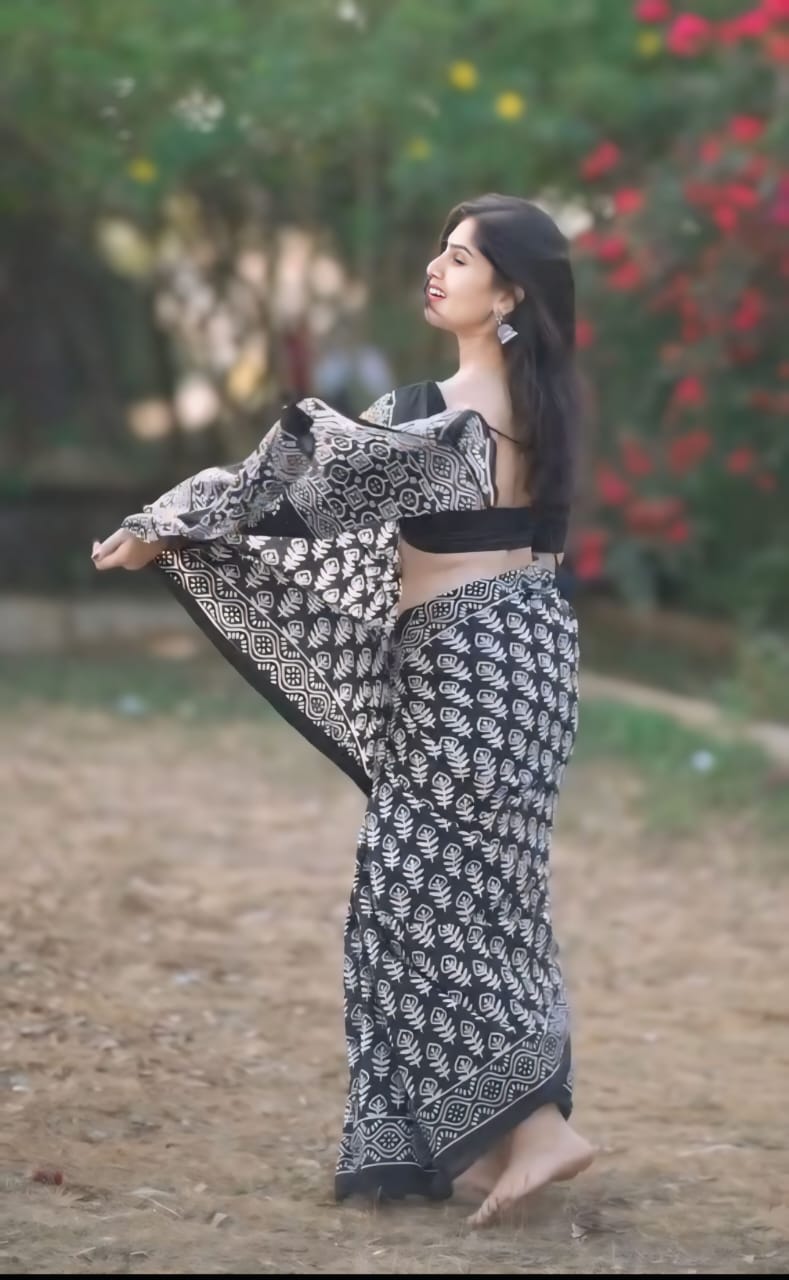 New One Minute Ready To Wear  Pure Soft Linen Silk Digital Printed Black Saree With Same Model Black Unstiched Blouse