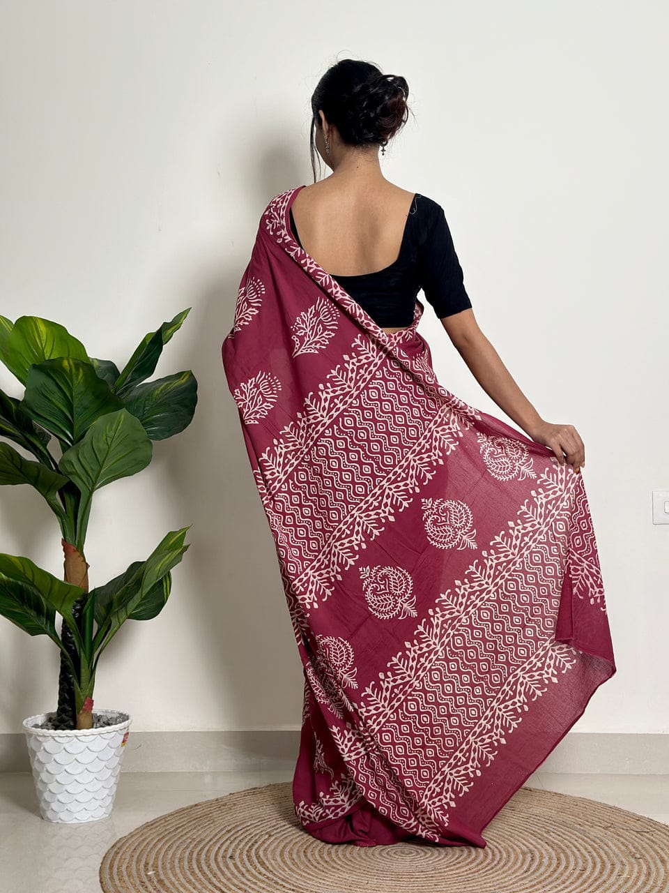 New One Minute Ready To Wear Pure Soft Mul Cotton Silk Maroon Saree With Beautiful Print along With Pocket